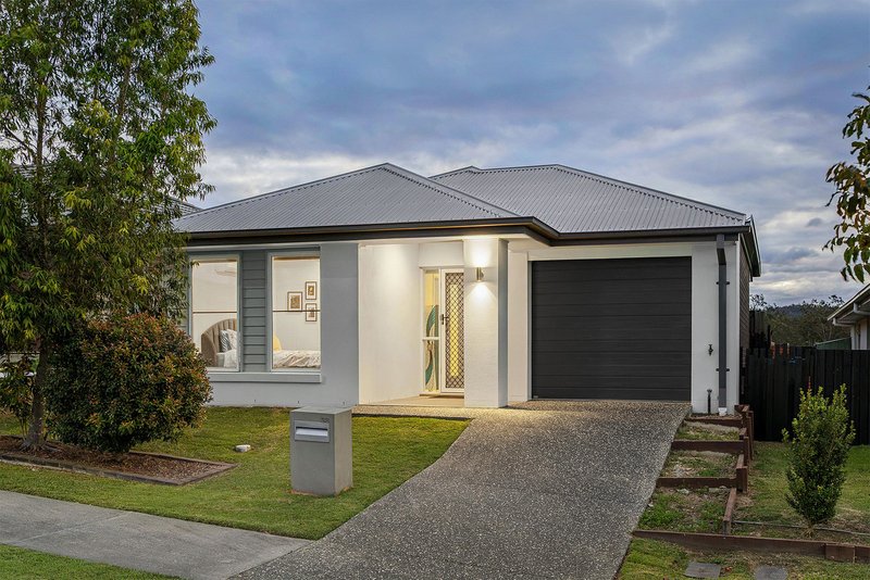 Photo - 33 Gateway Drive, Flagstone QLD 4280 - Image 1