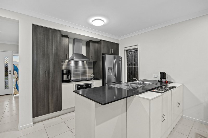 Photo - 33 Gateway Drive, Flagstone QLD 4280 - Image 4