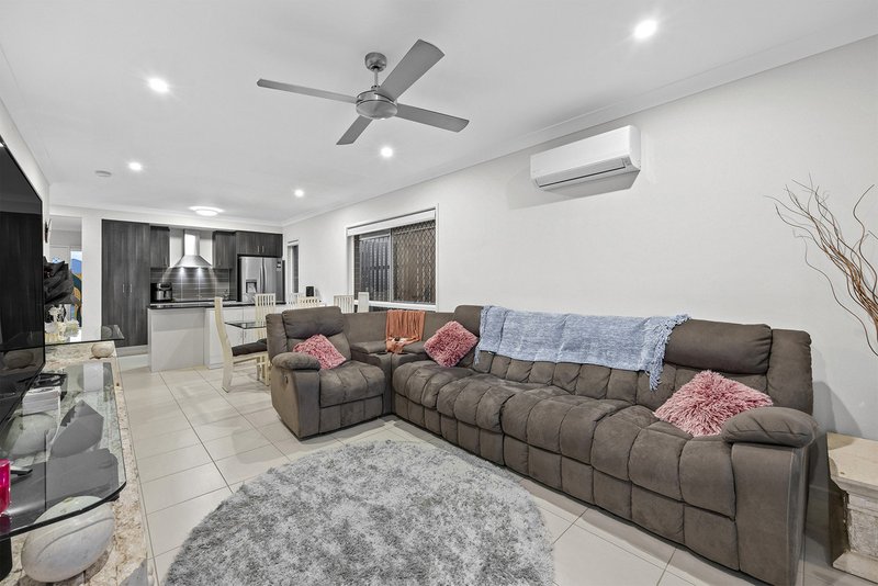 Photo - 33 Gateway Drive, Flagstone QLD 4280 - Image 8