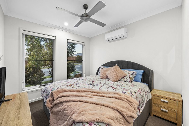 Photo - 33 Gateway Drive, Flagstone QLD 4280 - Image 9