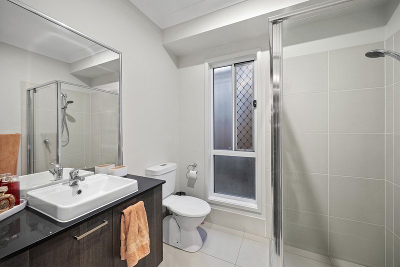 Photo - 33 Gateway Drive, Flagstone QLD 4280 - Image 11