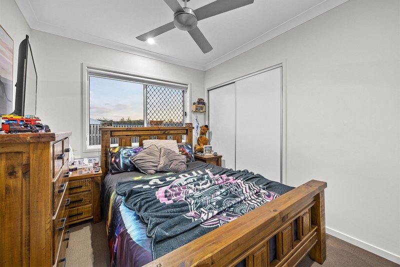 Photo - 33 Gateway Drive, Flagstone QLD 4280 - Image 12
