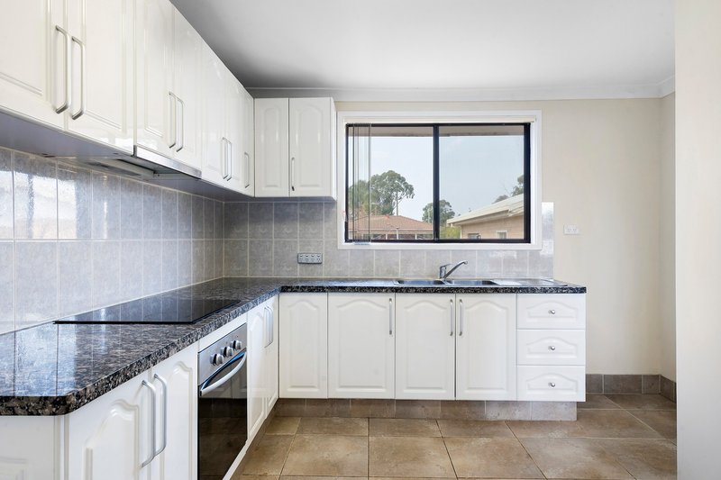 Photo - 33 Gerald Crescent, Doonside NSW 2767 - Image 2