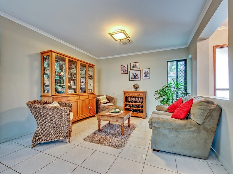 Photo - 33 Gibbston , Doolandella QLD 4077 - Image 3