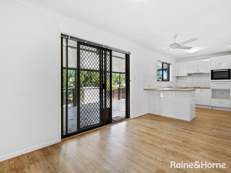 Photo - 33 Gladdyr Street, Capalaba QLD 4157 - Image 5