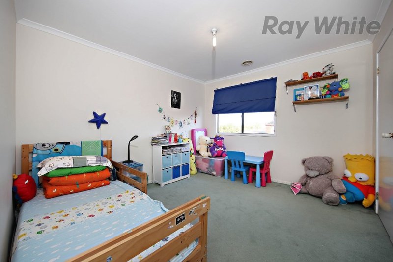 Photo - 33 Glastonbury Circuit, Point Cook VIC 3030 - Image 12