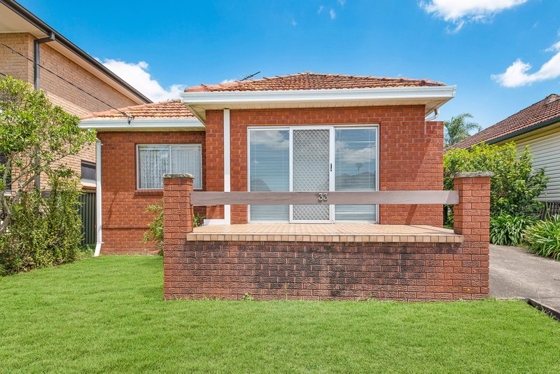 Photo - 33 Gleeson Avenue, Condell Park NSW 2200 - Image 2