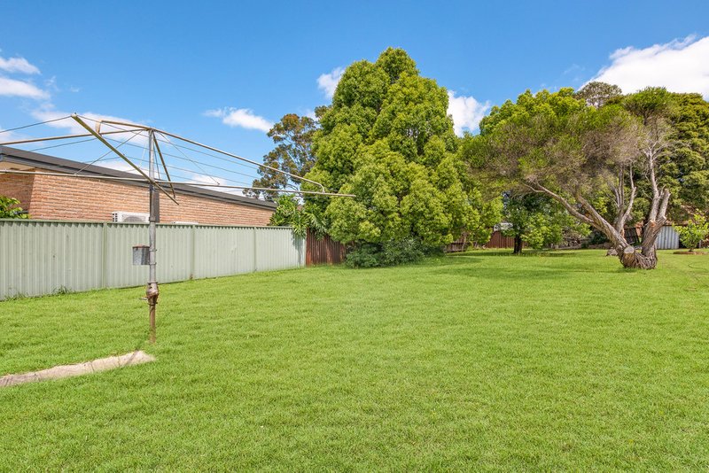 Photo - 33 Gleeson Avenue, Condell Park NSW 2200 - Image 6