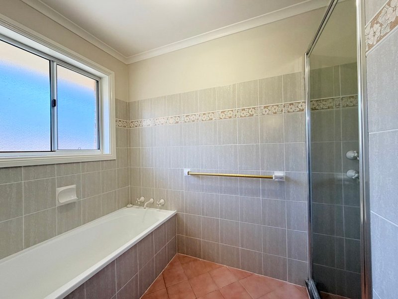 Photo - 33 Glenhaven Avenue, Parkes NSW 2870 - Image 11
