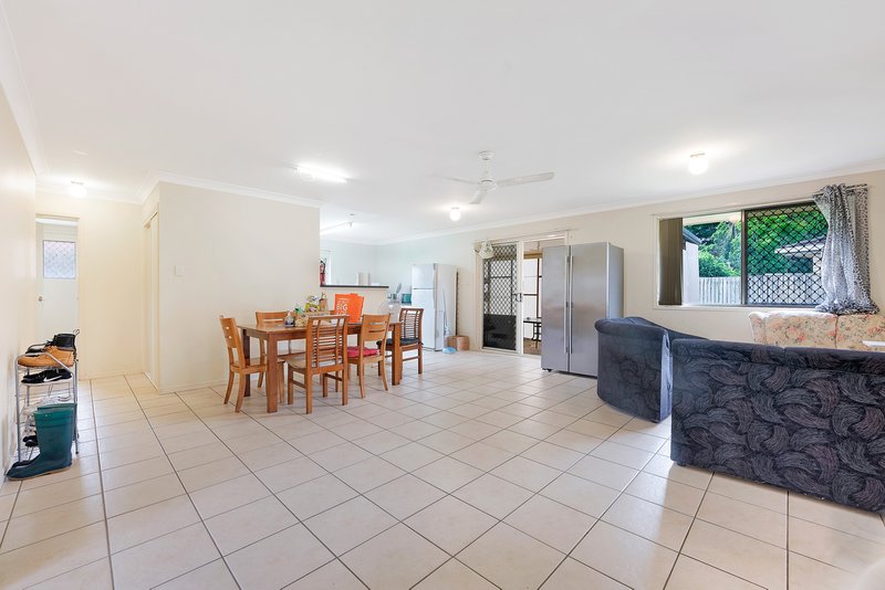 Photo - 33 Glenn Street, Morayfield QLD 4506 - Image 4