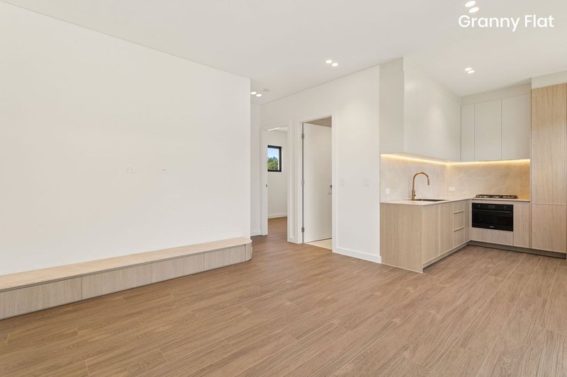 Photo - 33 Glenview Avenue, Revesby NSW 2212 - Image 9