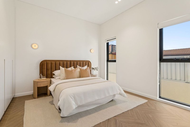 Photo - 33 Glenview Avenue, Revesby NSW 2212 - Image 12