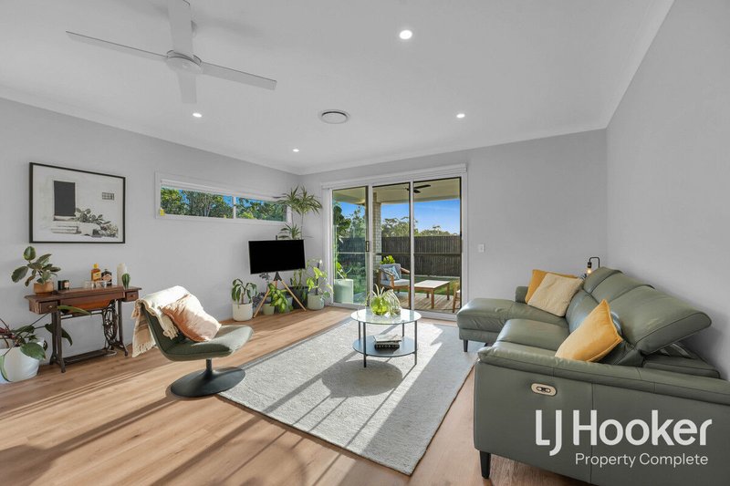 Photo - 33 Graham Circuit, Yarrabilba QLD 4207 - Image 4