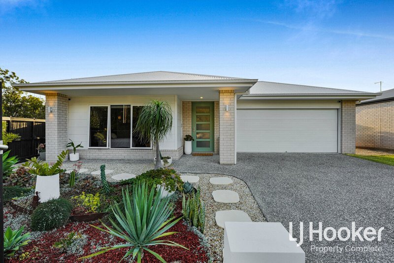 Photo - 33 Graham Circuit, Yarrabilba QLD 4207 - Image 7