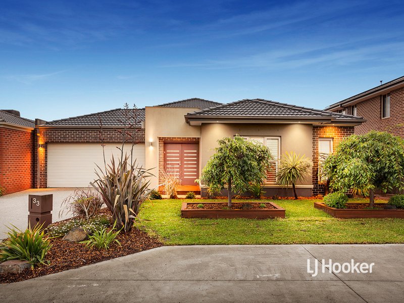 33 Grandpark Circuit, Point Cook VIC 3030