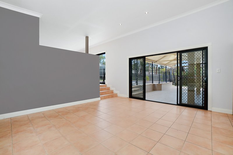 Photo - 33 Grevillea Grove, Baulkham Hills NSW 2153 - Image 2