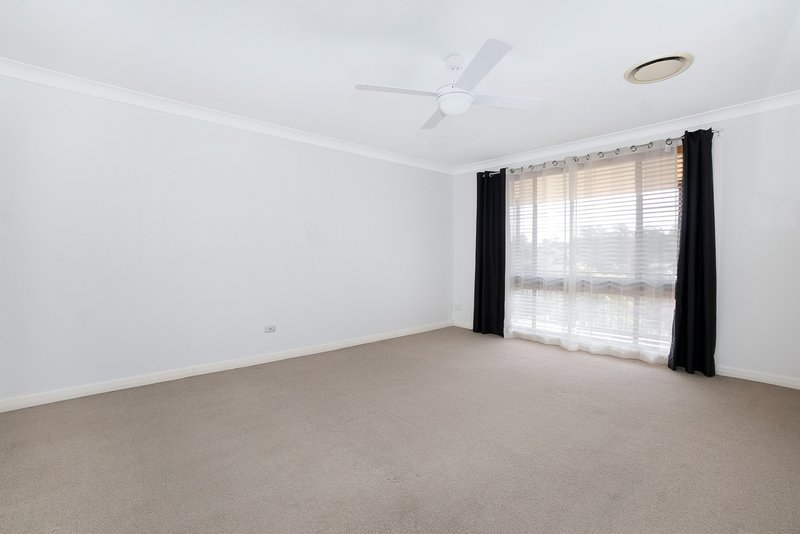 Photo - 33 Grevillea Grove, Baulkham Hills NSW 2153 - Image 4