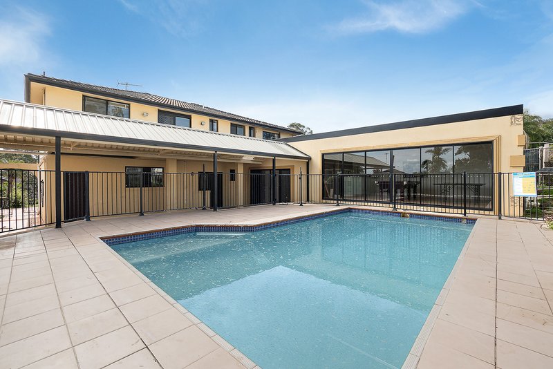 Photo - 33 Grevillea Grove, Baulkham Hills NSW 2153 - Image 6