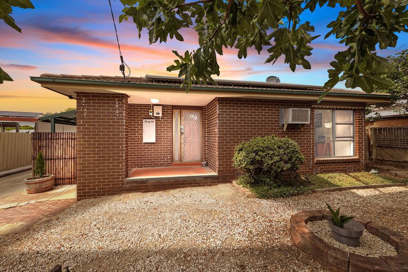 Photo - 33 Grey Street, Darley VIC 3340 - Image 2