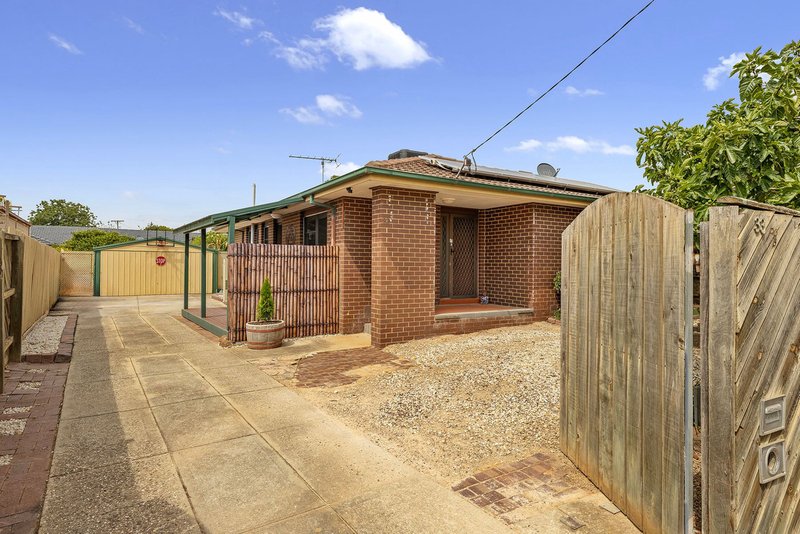 Photo - 33 Grey Street, Darley VIC 3340 - Image 3