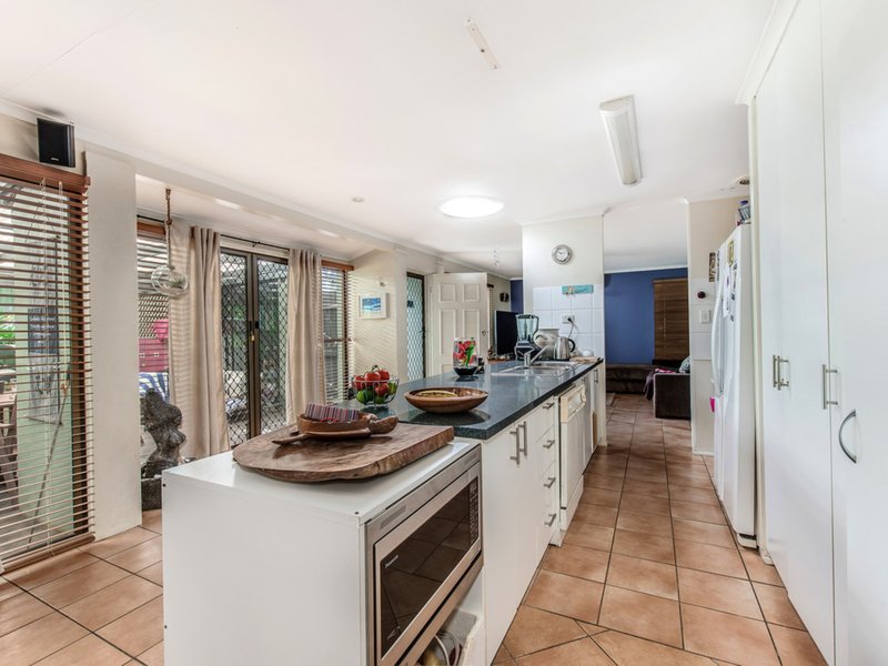 Photo - 33 Griffith Avenue, Tewantin QLD 4565 - Image 3