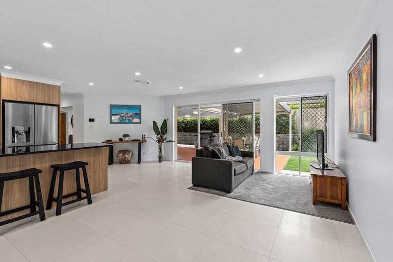 Photo - 33 Habitat Place, Bridgeman Downs QLD 4035 - Image 4