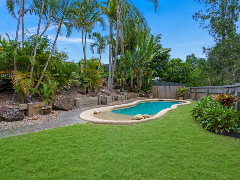 Photo - 33 Haddon Court, Carrara QLD 4211 - Image 2