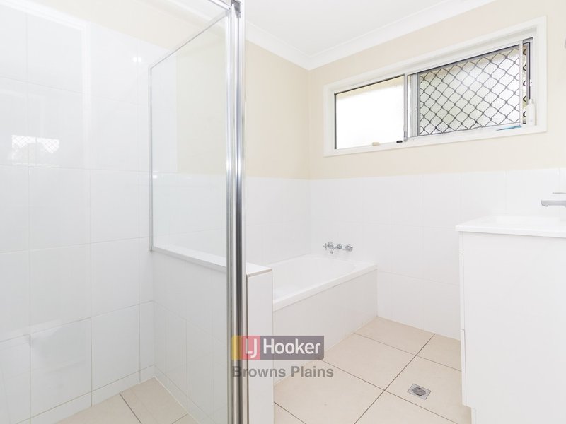 Photo - 33 Hakea Street, Crestmead QLD 4132 - Image 3