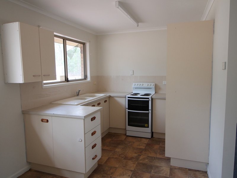 Photo - 33 Harvey Road, Forest Hill QLD 4342 - Image 2