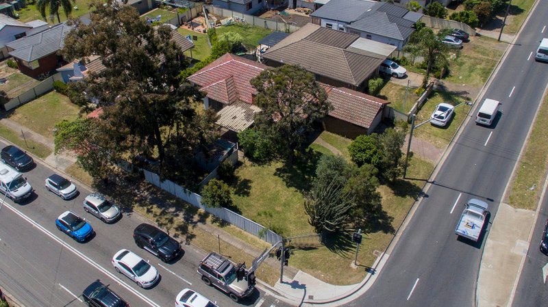 Photo - 33 Hassall Street, Smithfield NSW 2164 - Image 2