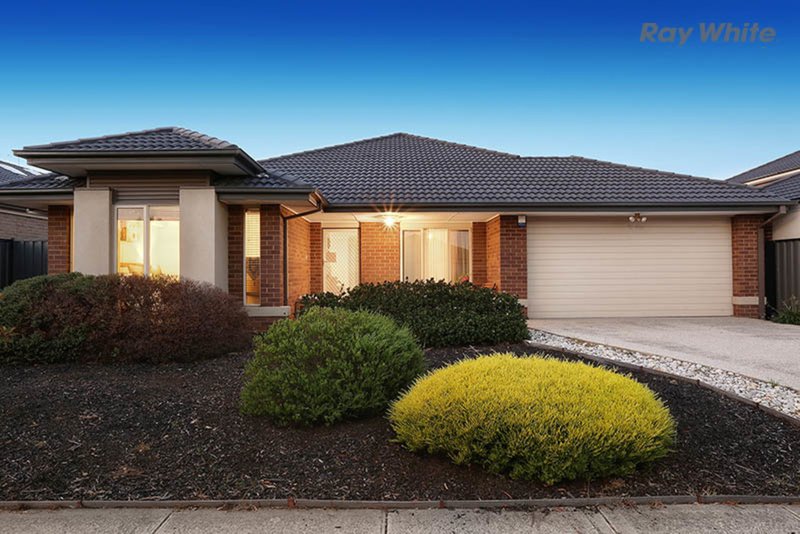 33 Hemlock Crescent, Point Cook VIC 3030