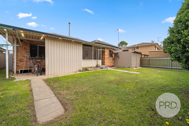 Photo - 33 Higgins Avenue, Wagga Wagga NSW 2650 - Image 14