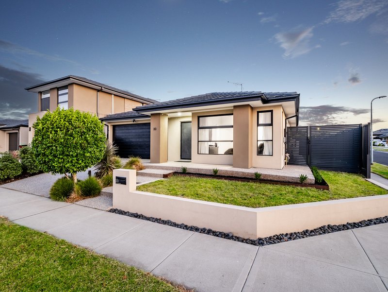 Photo - 33 Hikari Crescent, Cranbourne South VIC 3977 - Image 28