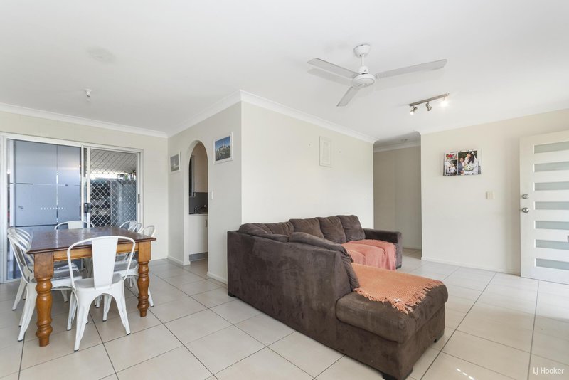 Photo - 33 Hinchinbrook Drive, Thuringowa Central QLD 4817 - Image 4