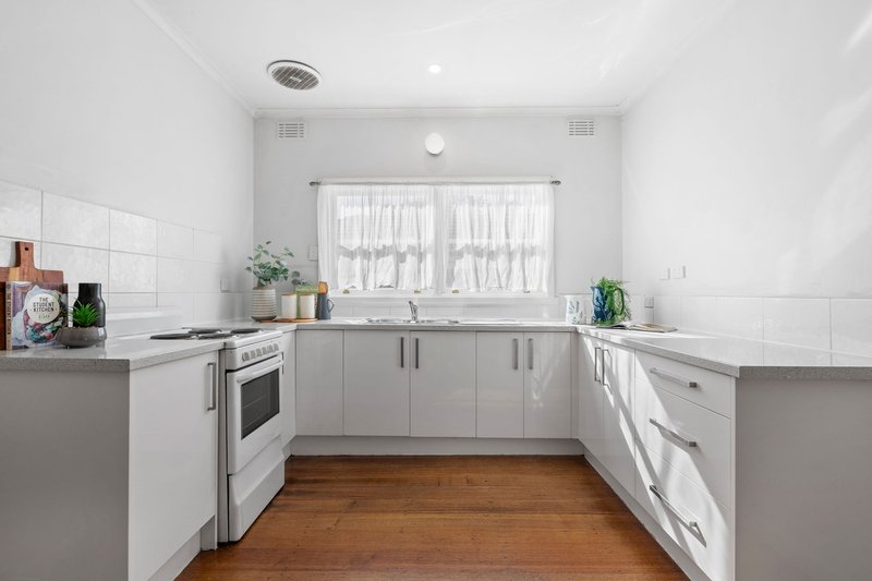 Photo - 33 Holland Road, Blackburn South VIC 3130 - Image 5