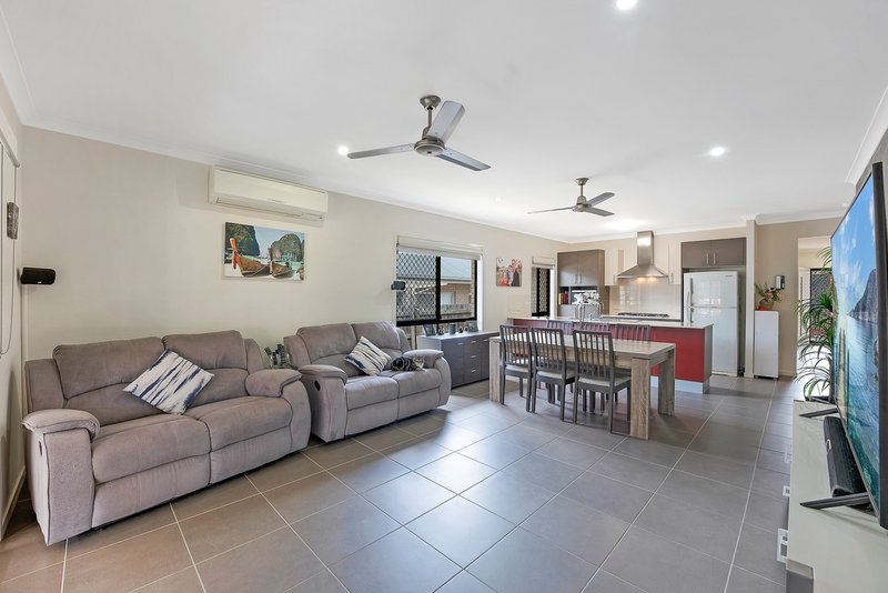 Photo - 33 Holly Crescent, Griffin QLD 4503 - Image 8