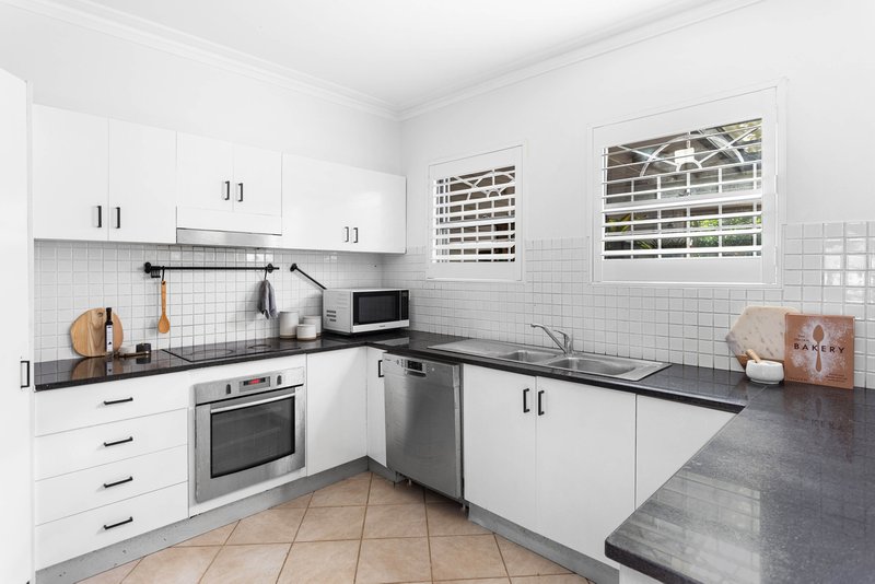 Photo - 33 Holmesdale Street, Marrickville NSW 2204 - Image 6