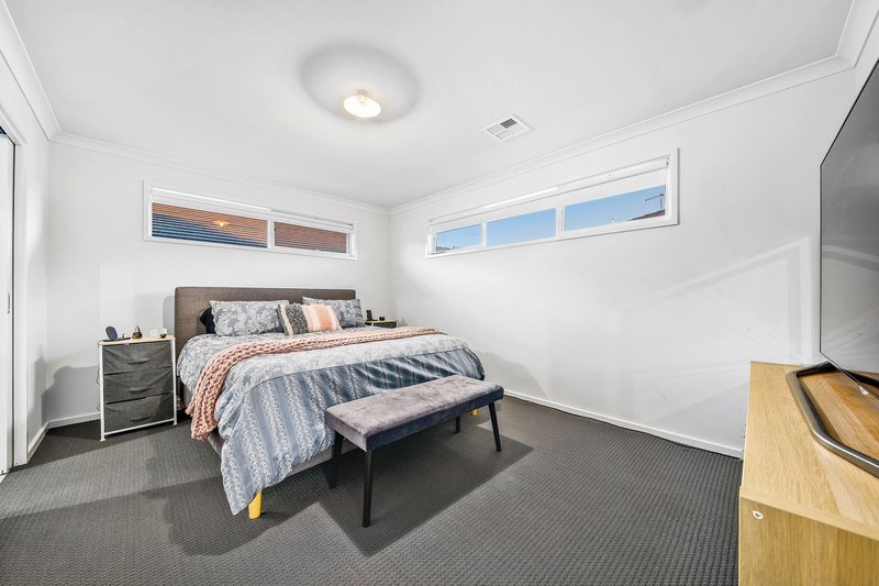 Photo - 33 Homeleigh Road, Keysborough VIC 3173 - Image 8