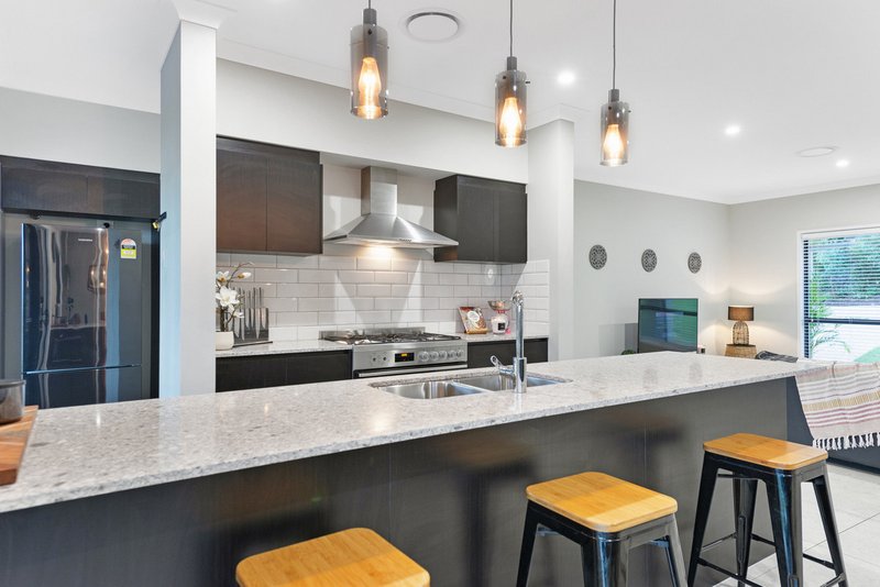 Photo - 33 Homestead Crescent, Kingsholme QLD 4208 - Image 8