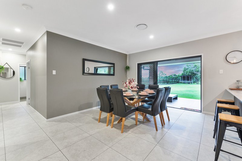 Photo - 33 Homestead Crescent, Kingsholme QLD 4208 - Image 11