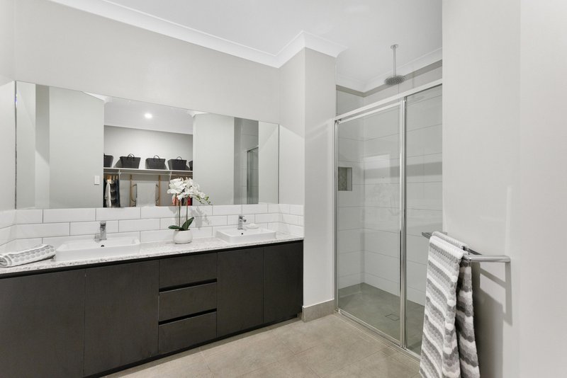 Photo - 33 Homestead Crescent, Kingsholme QLD 4208 - Image 13