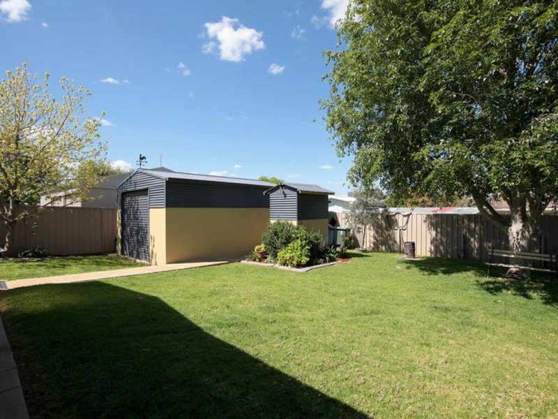 Photo - 33 Horsley Street, Kooringal NSW 2650 - Image 17