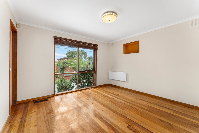 Photo - 33 Hunt Crescent, Clarinda VIC 3169 - Image 5