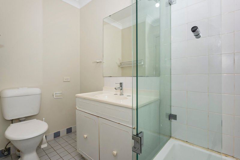 Photo - 33 Huntley Drive, Blacktown NSW 2148 - Image 4