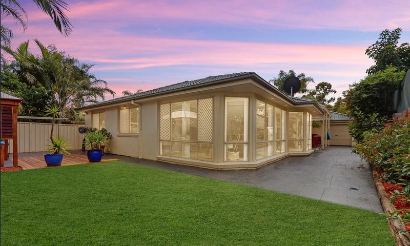 Photo - 33 Huon Crescent, Holsworthy NSW 2173 - Image 9