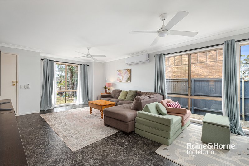 Photo - 33 Hyacinth Avenue, Macquarie Fields NSW 2564 - Image 2