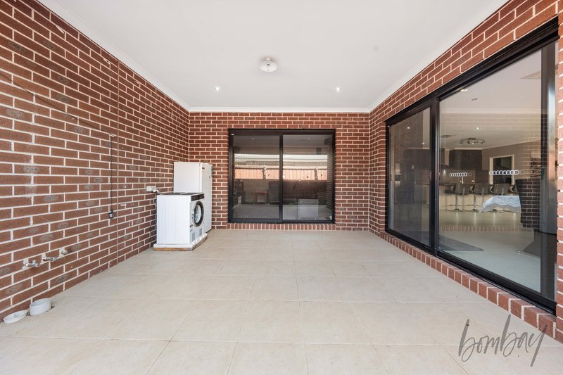 Photo - 33 Icarus Drive, Kalkallo VIC 3064 - Image 10