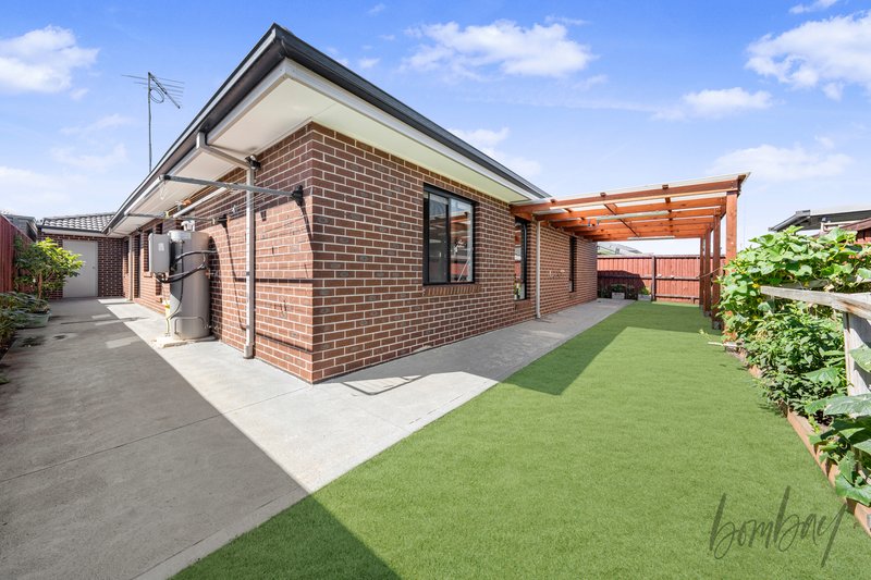 Photo - 33 Icarus Drive, Kalkallo VIC 3064 - Image 11