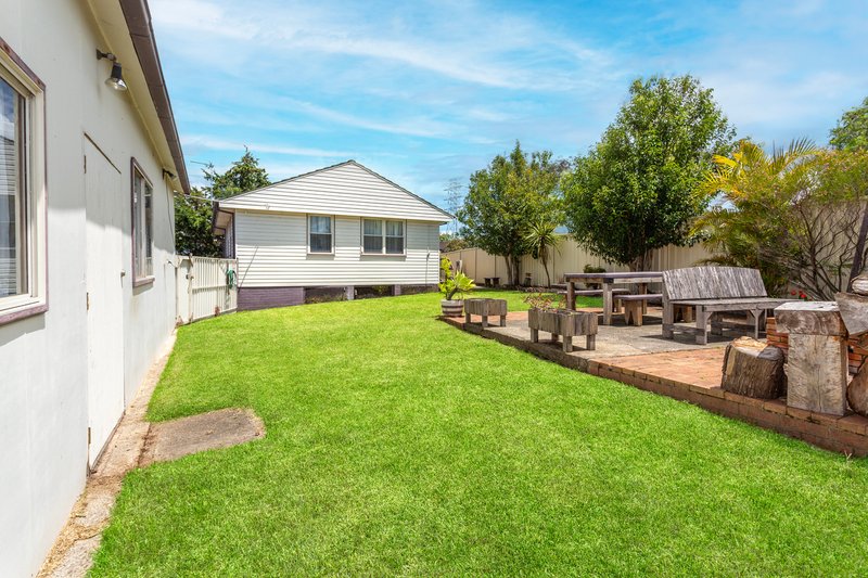 Photo - 33 Illabunda Crescent, Koonawarra NSW 2530 - Image 12