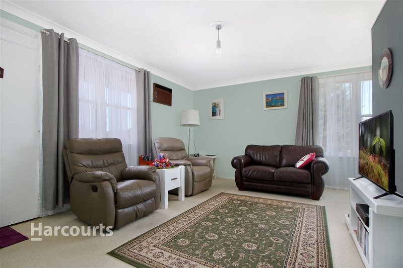 Photo - 33 Illabunda Crescent, Koonawarra NSW 2530 - Image 4